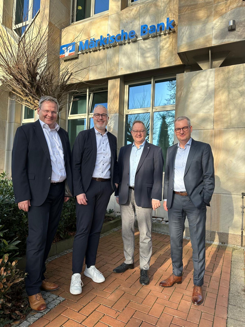 A. Hahn, L. Hilpke, S. Tremmel  und A. Merz  