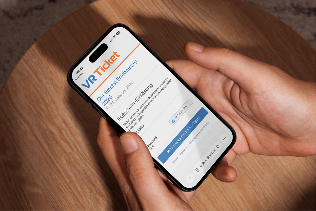 Handy mit der Seite VR-Ticket