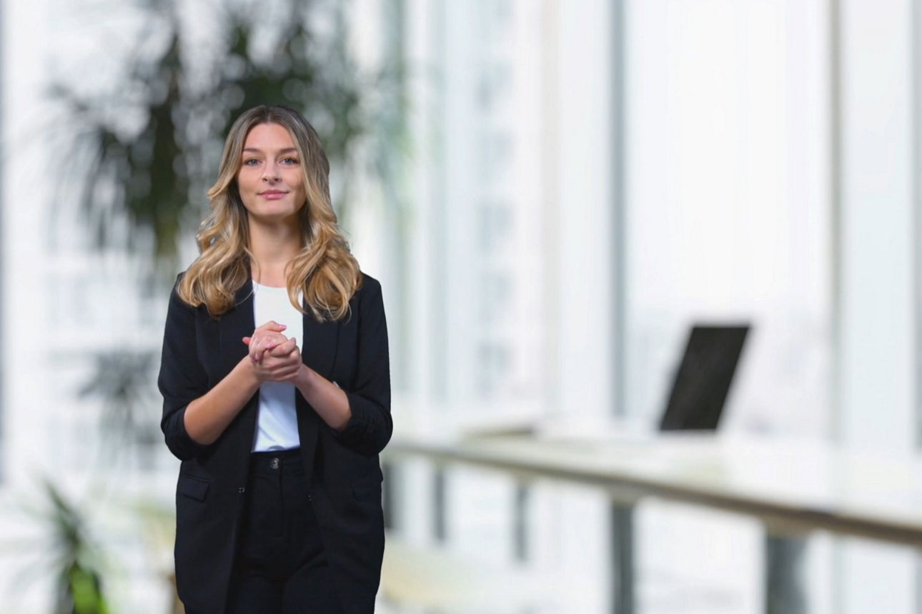 Unsere digitale Assistentin vor neutralem Hintergrund