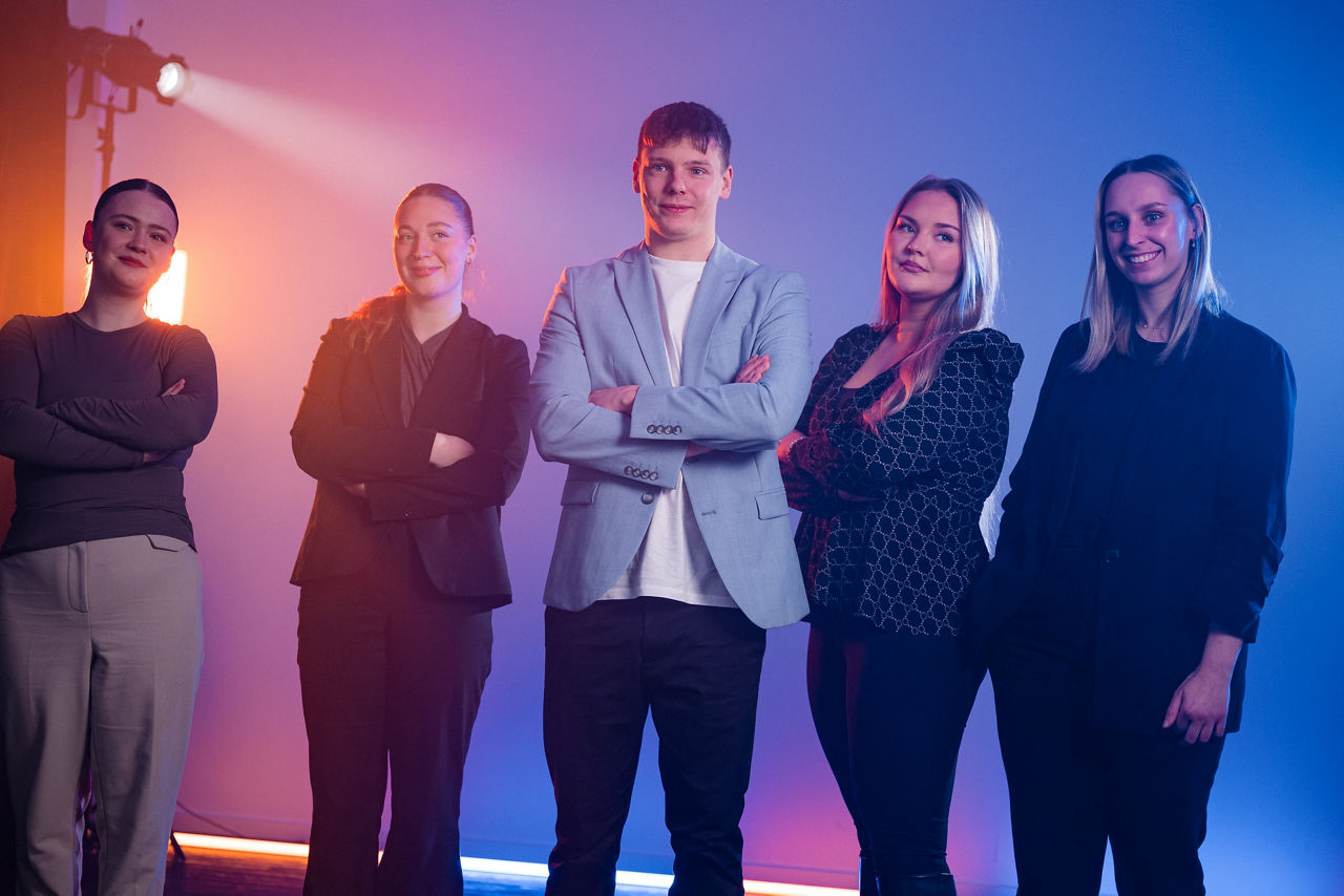 Ein Gruppenfoto von Mitarbeitenden