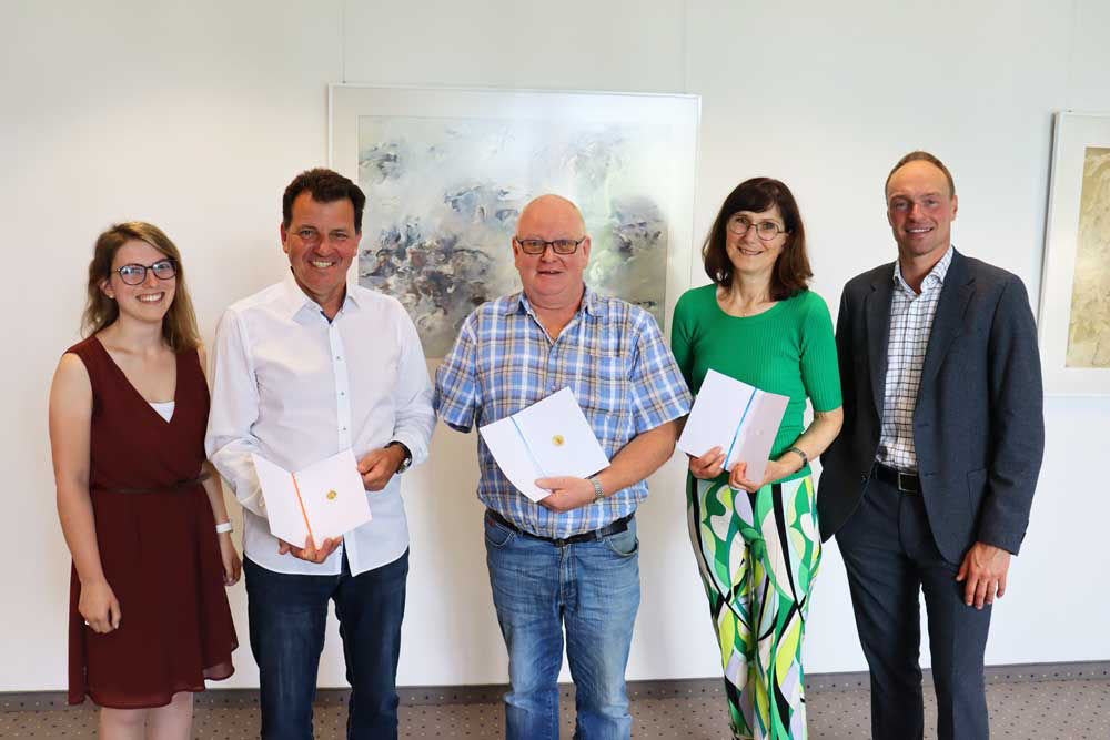 Gewinner der Solitaktion empfangen Gewinn