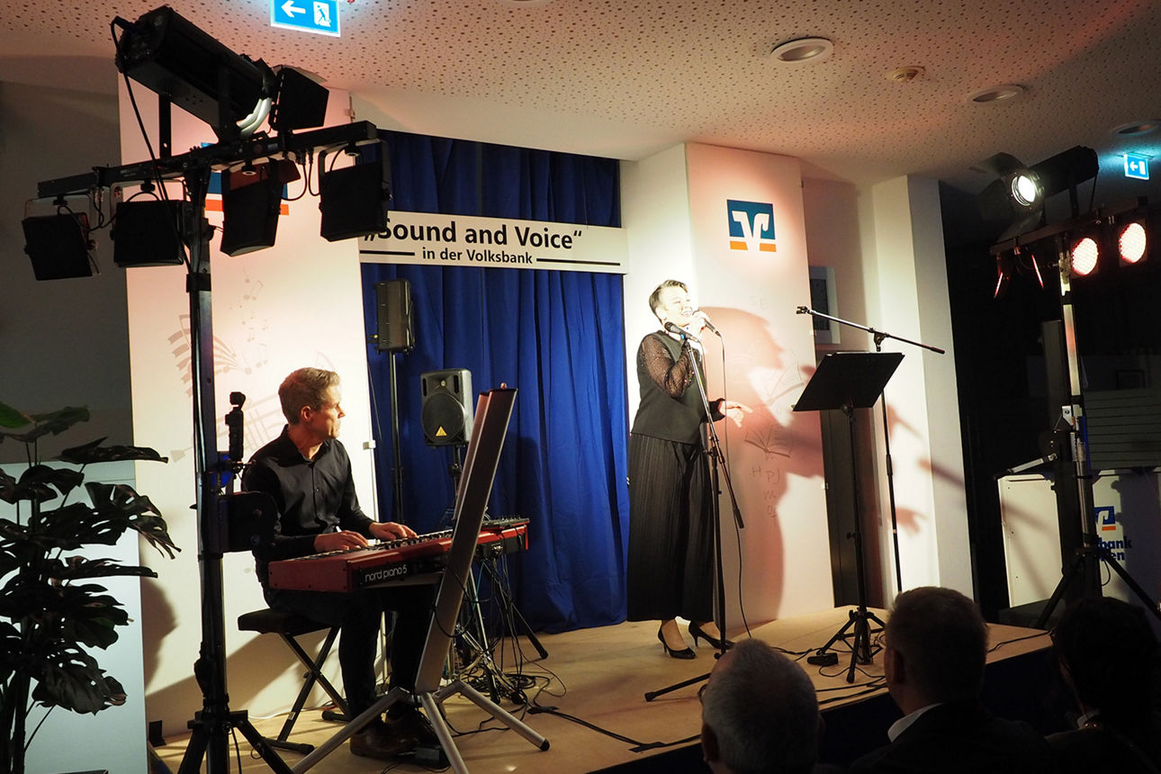 Ann-Kathrin Schneider und Andreas Schieser auf der Bühne