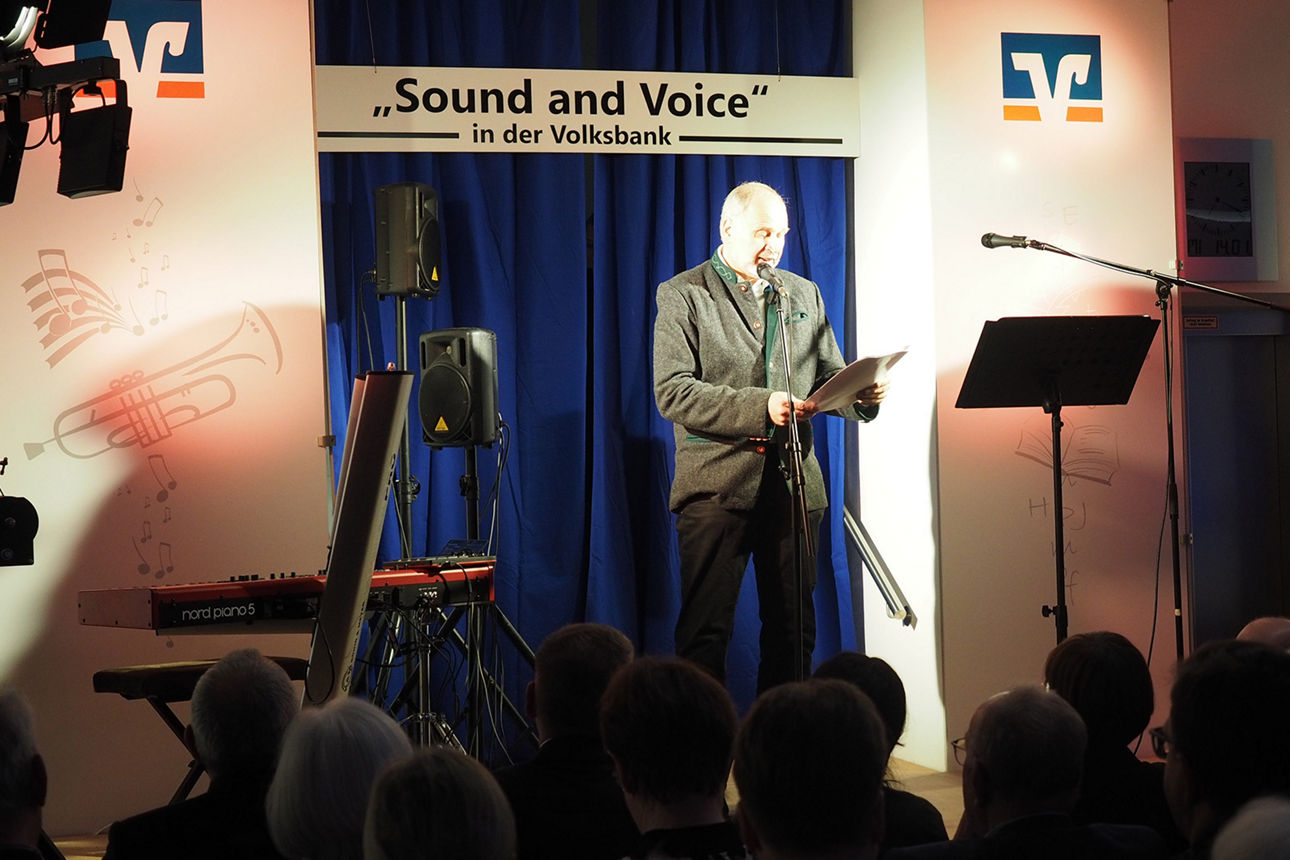 Bürgermeister-Stellvertreter Harald Genzwürker auf der Bühne