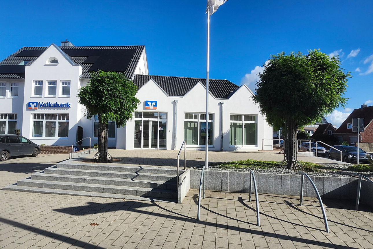 Foto der sanierten Niederlassung der Volksbank Kehdingen in Drochtersen.