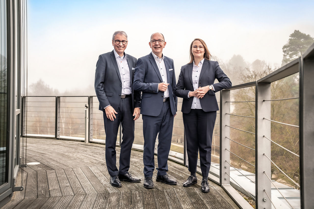 Der Vorstand der Volksbank Allgäu-Oberschwaben eG: Werner Mayer, Josef Hodrus und Stephanie Bernickel  (von links).