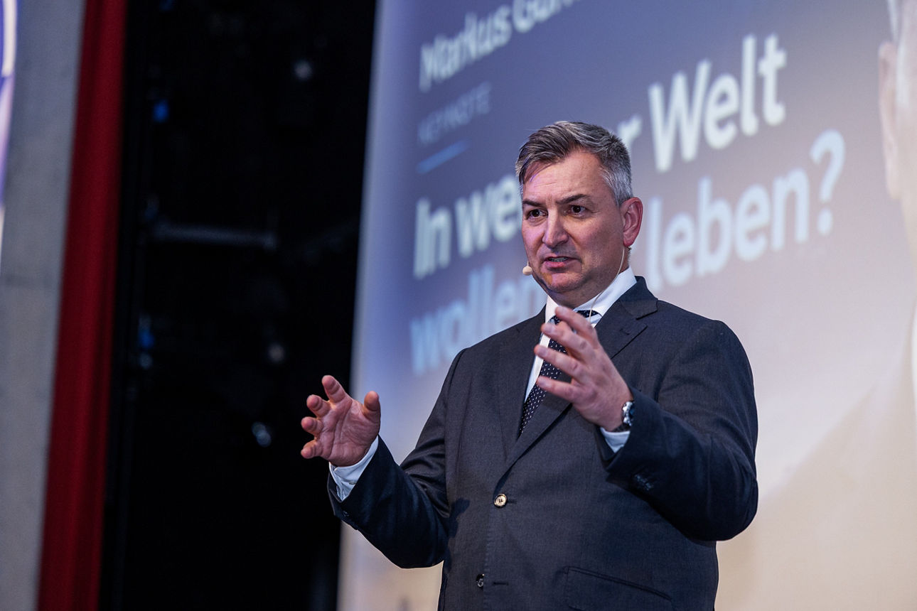Markus Gürne begeistert beim VR-FinanzTalk und bei Roadshow der VR-Bank Ludwigsburg 