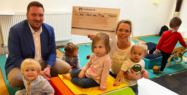 Spendenübergabe mit dem Bildungswerk Löningen