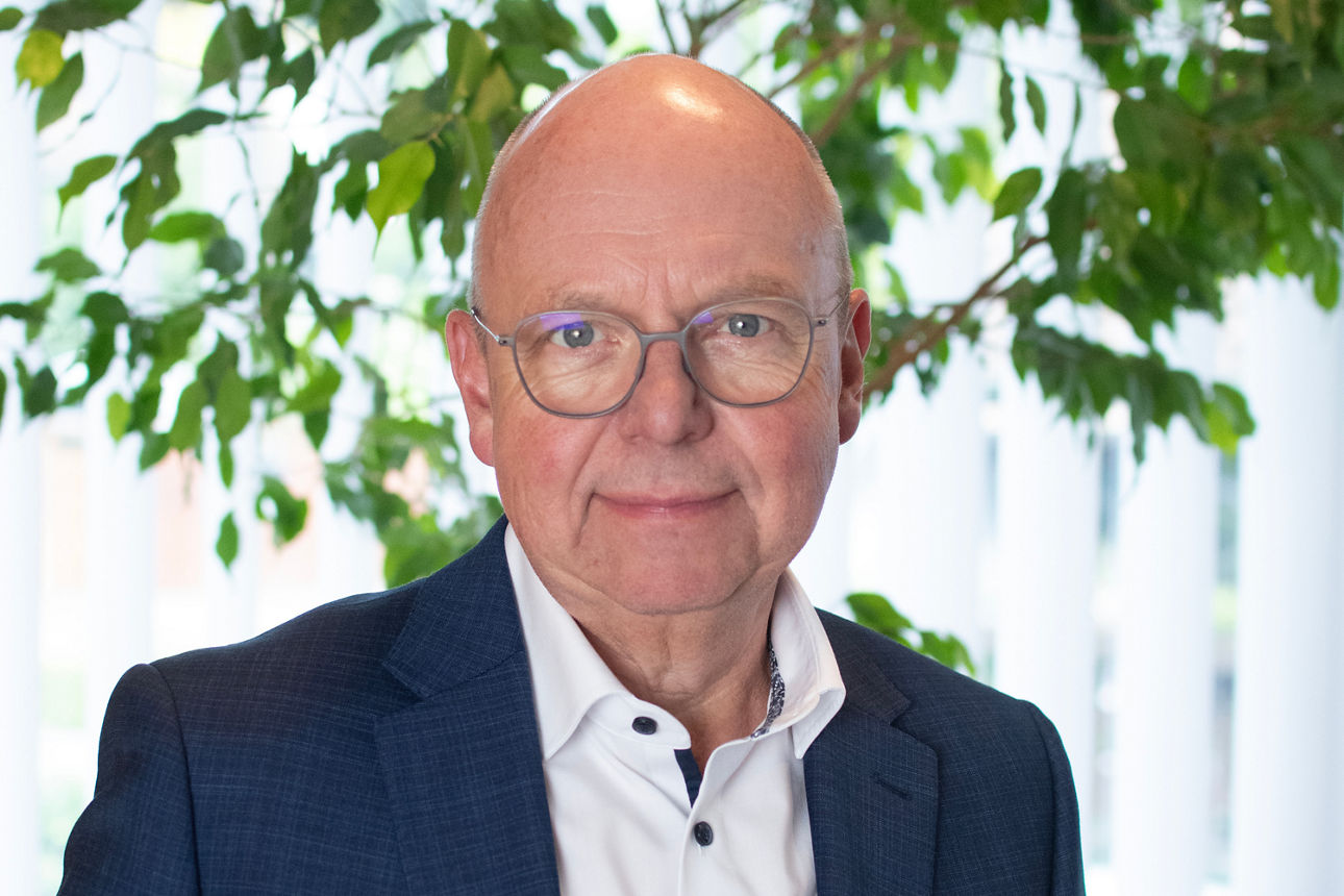 Portrtätfoto von Ulrich Bongen