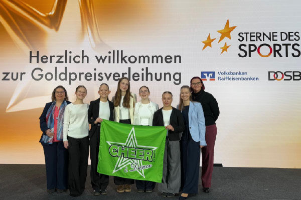 Die Gewinner des Bundesfinale Sterne des Sports stehen auf der Bühne
