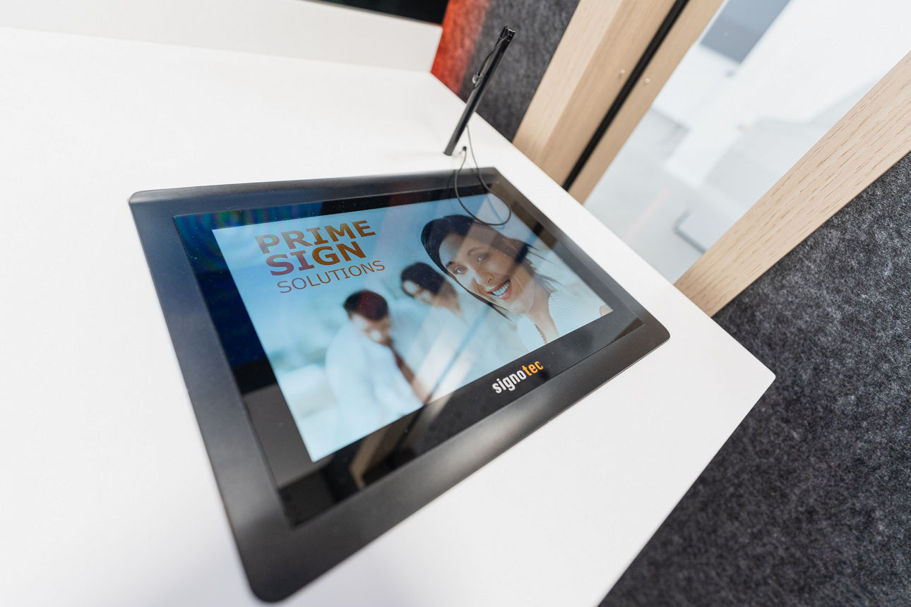 Sicht auf das Display der Videokabine in Burlafingen