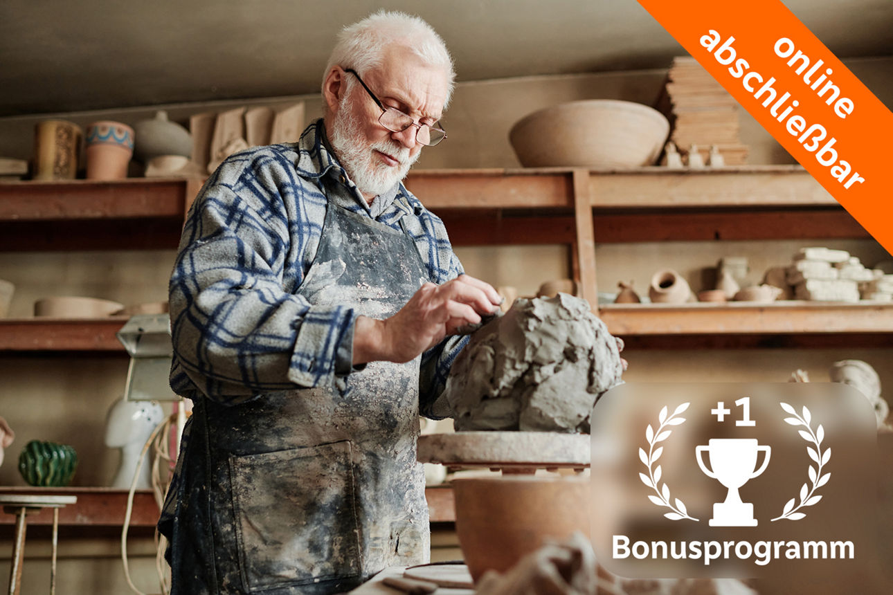 Mann an einer Topferscheibe