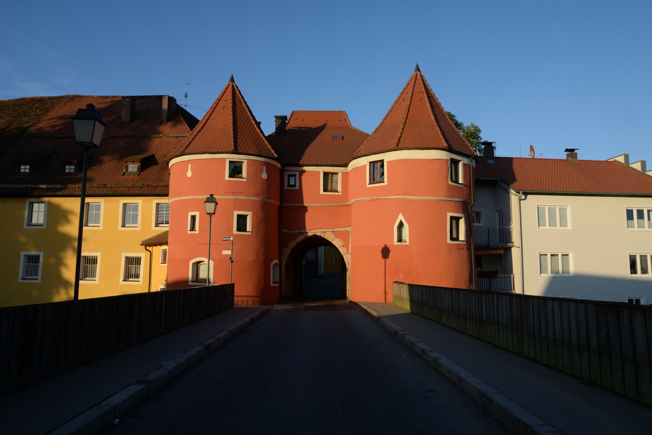 Biertor in Cham im Sonnenaufgang Bildquelle: istock.com/vora