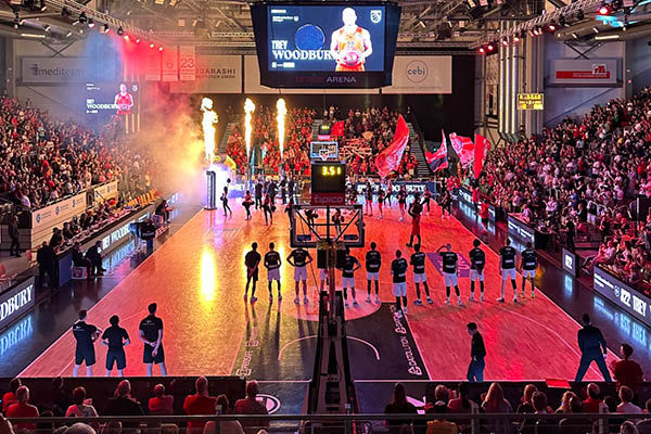 Eröffnung Basketballspiel in der Brose Arena