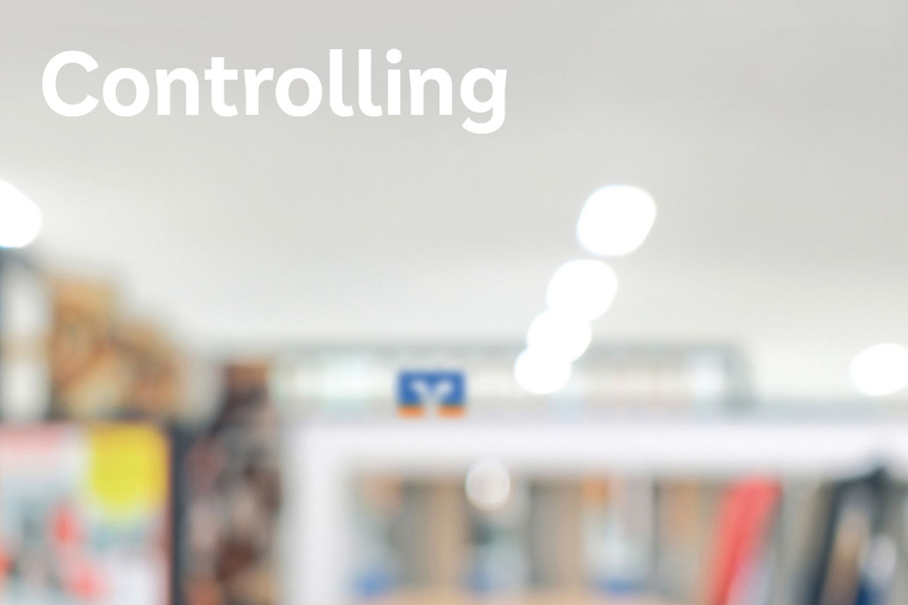 Verschwommener Hintergrund in einen Serviceraum für Kundinnen und Kunden