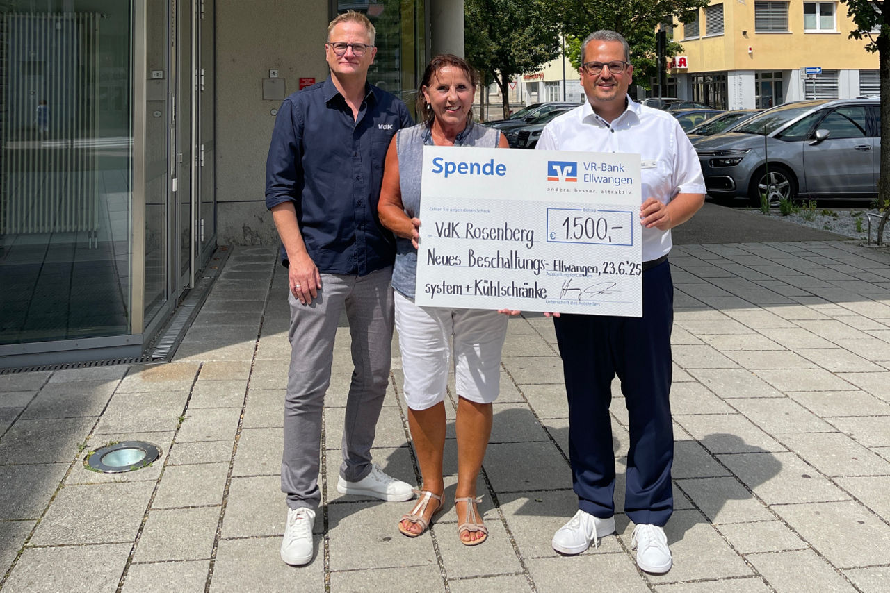 Neues Beschattungssystem und Kühlschränke für den VdK-Biergarten