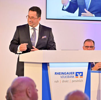 Unser Vorstandsvorsitzernder Andreas Zeiselmaier spricht auf der Vertreterversammlung 2024