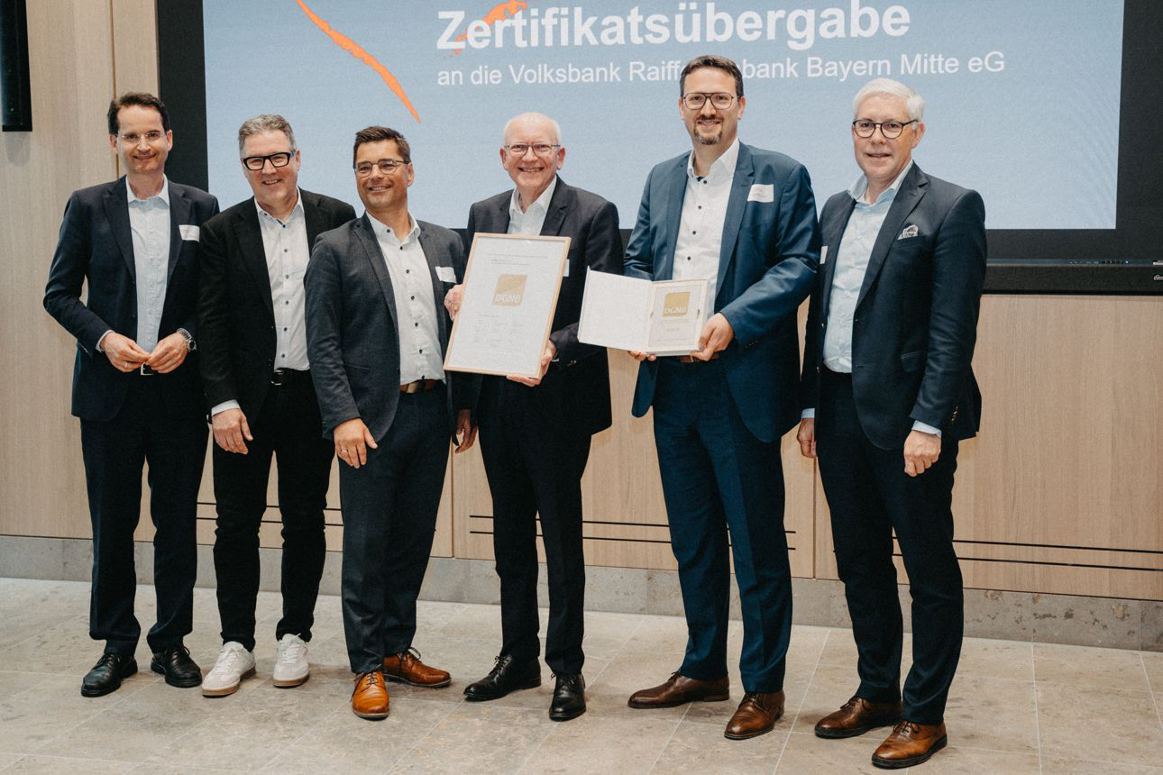 Gruppenfoto bei der Zertifikatsübergabe