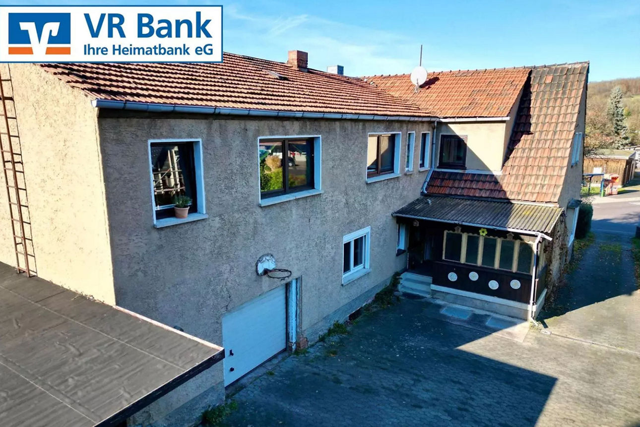 Rück-und Seitenansicht Doppelhaushälfte mit Anbau in Eisenach