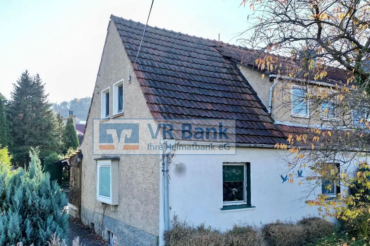 Rück-und Seitenansicht Doppelhaushälfte mit Anbau in Eisenach