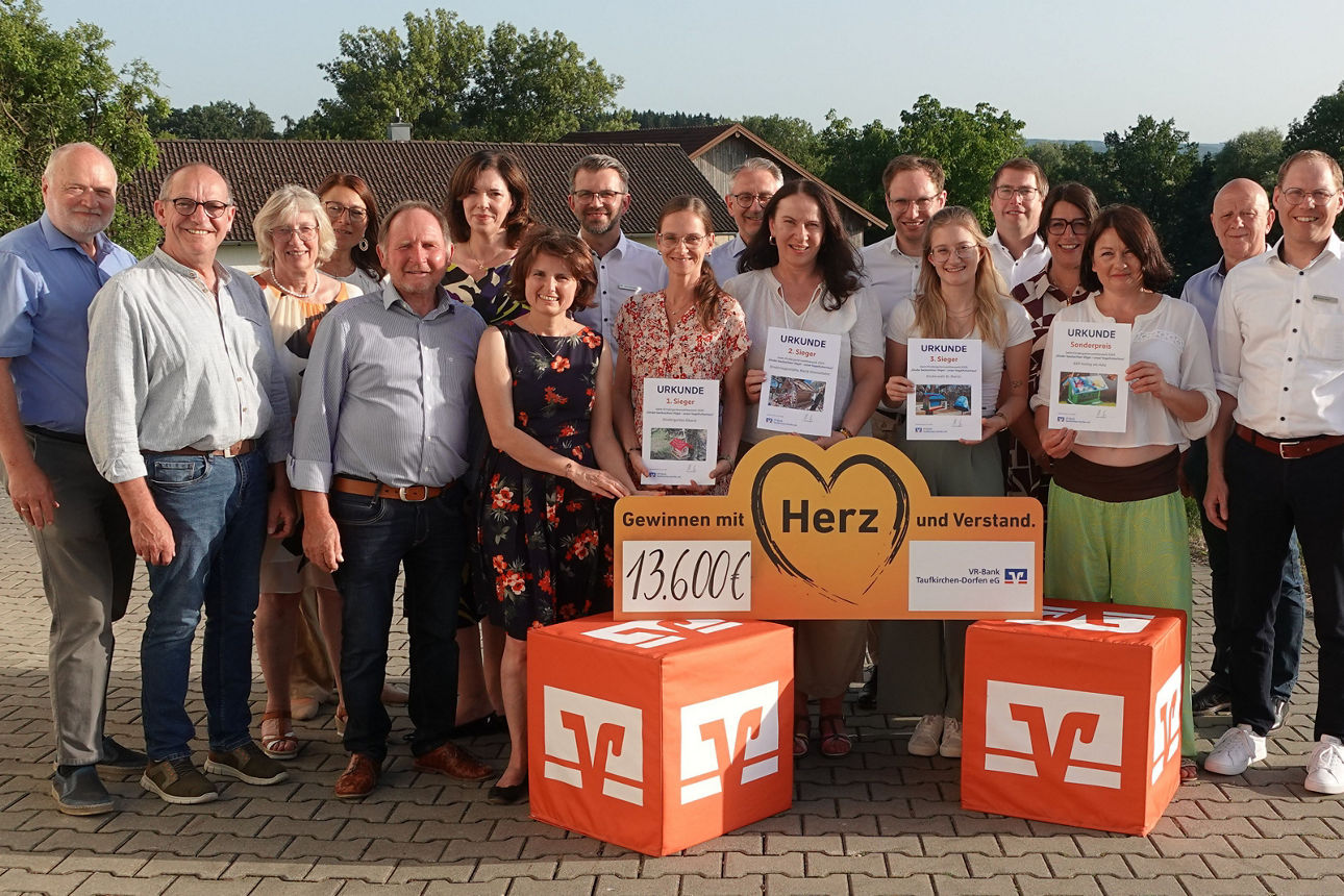 Gruppenbild der Siegerehrung des Kindergartenwettbewerbs 2025.