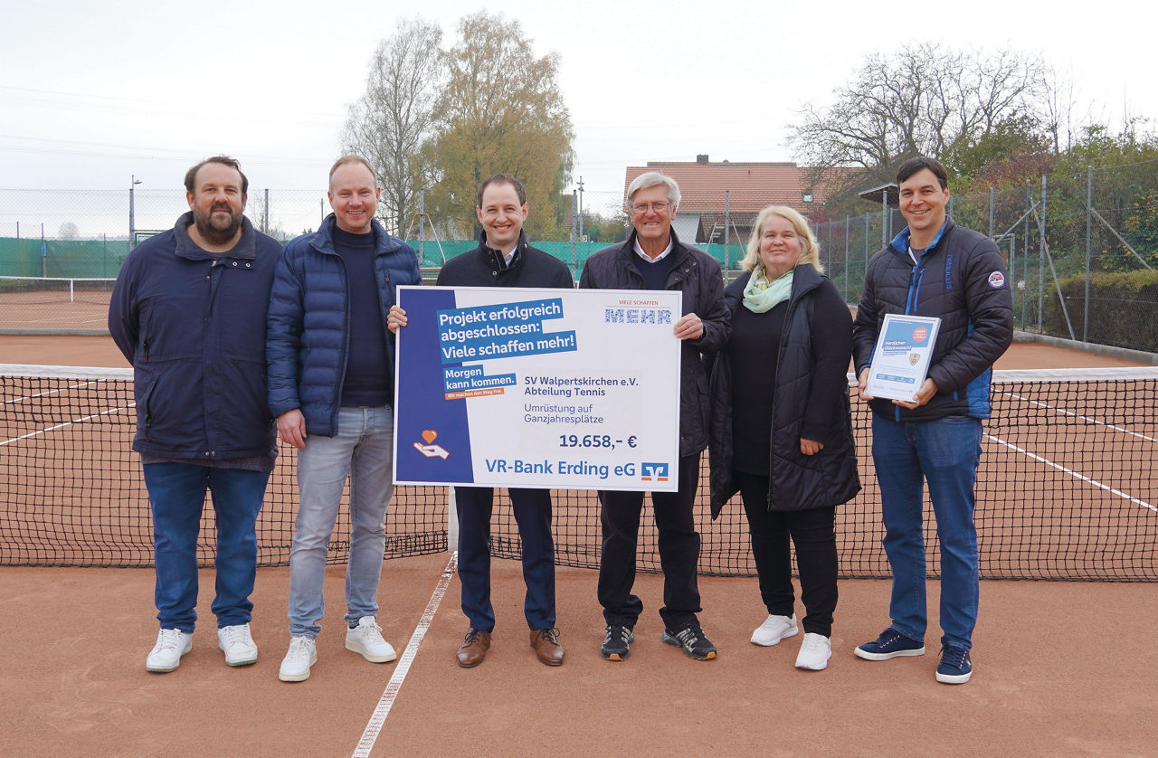 SV Walpertskirchen bei erfolgreichem Projektabschluss
