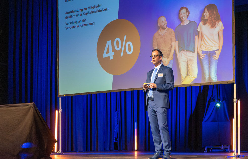 Präsentation der Dividende von 4% durch den Vorstand Michael Willemse