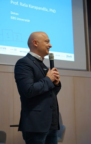 Dekan der EBS UNIVERSITÄT Prof. Dr. Raša Karapandža
