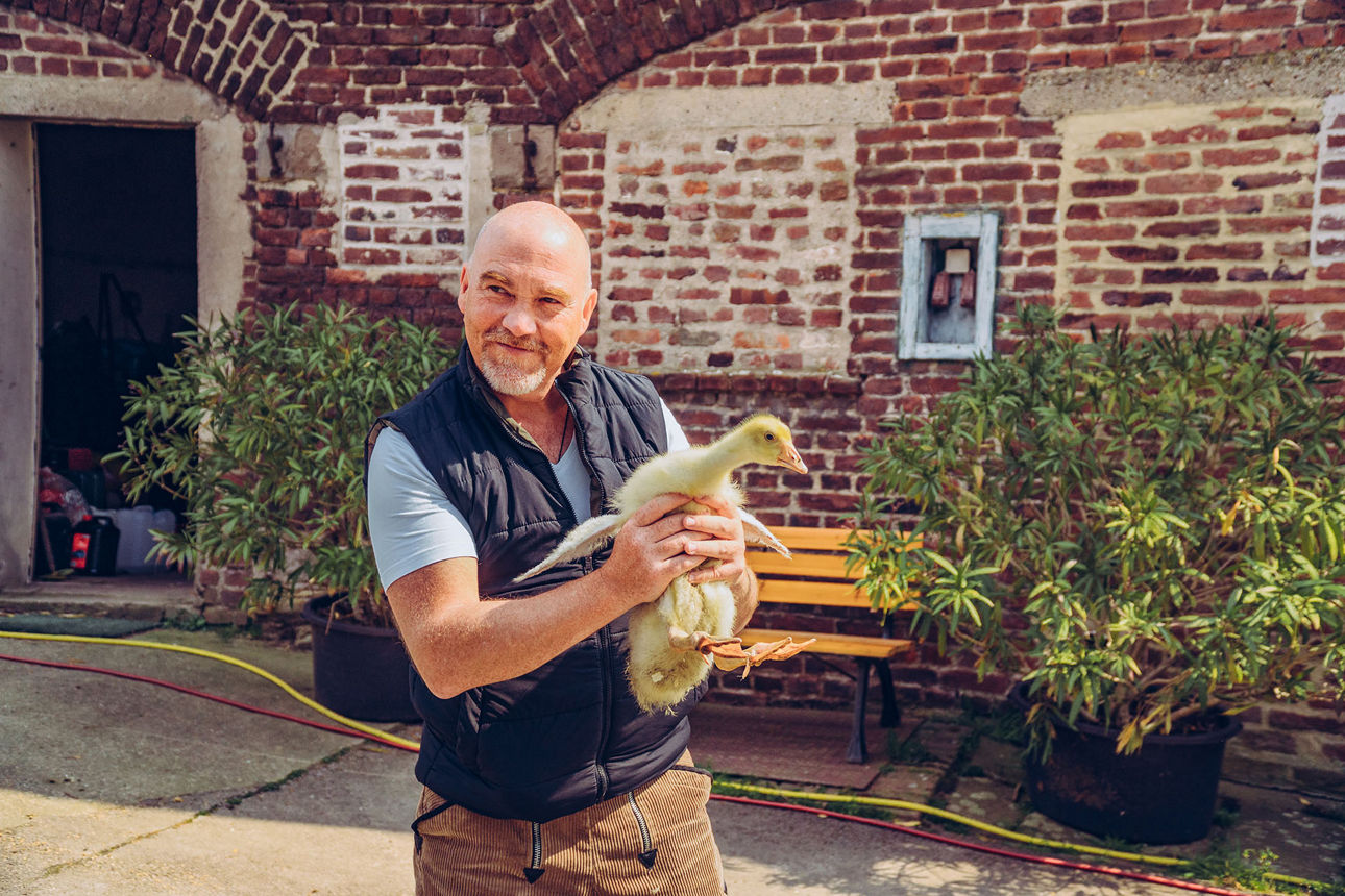 Unser Wegbegleiter Thorsten Lennertz auf seinem Hof