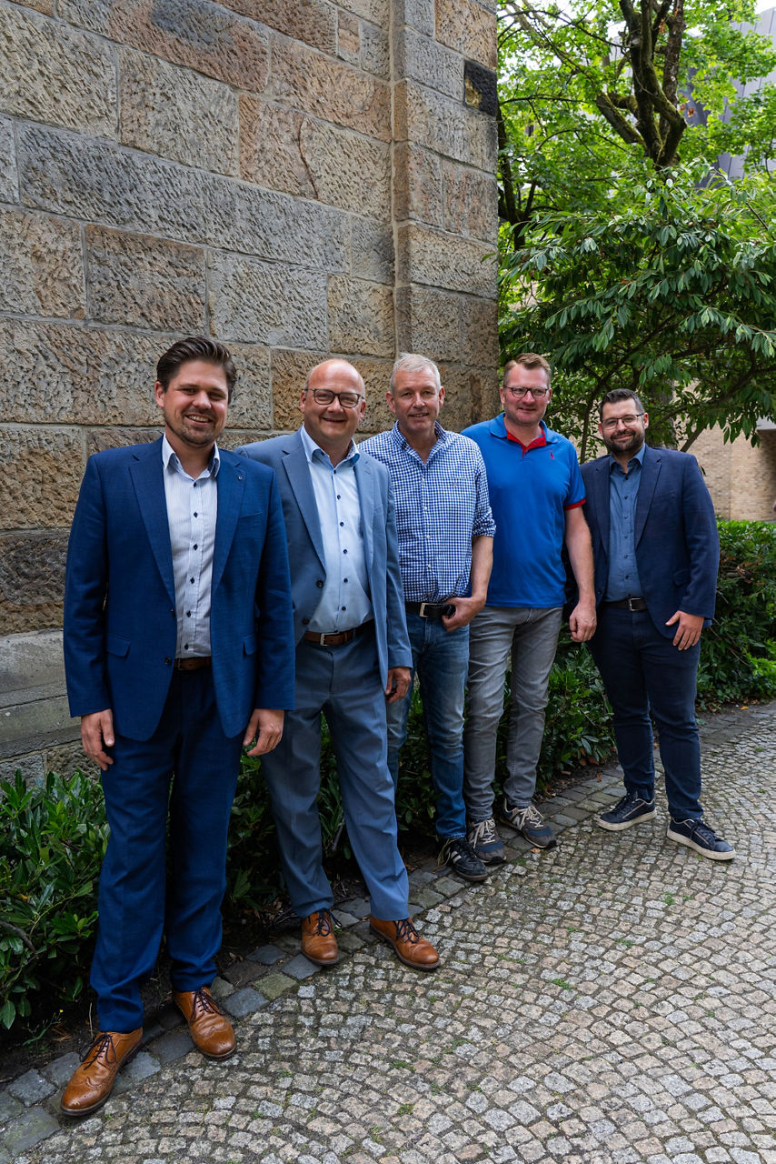 v. l. n. r.: Jan-Frederik Hoppe, Frank Hartmann, Stefan Tiggemann, Klaus Strotmann, Bürgerwind Greffen, Michael Schulz