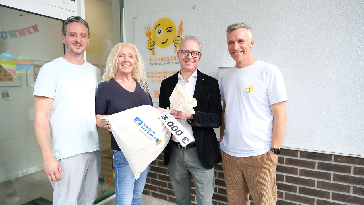 Spendenübergabe bei himmel & ääd mit Bastian Campmann