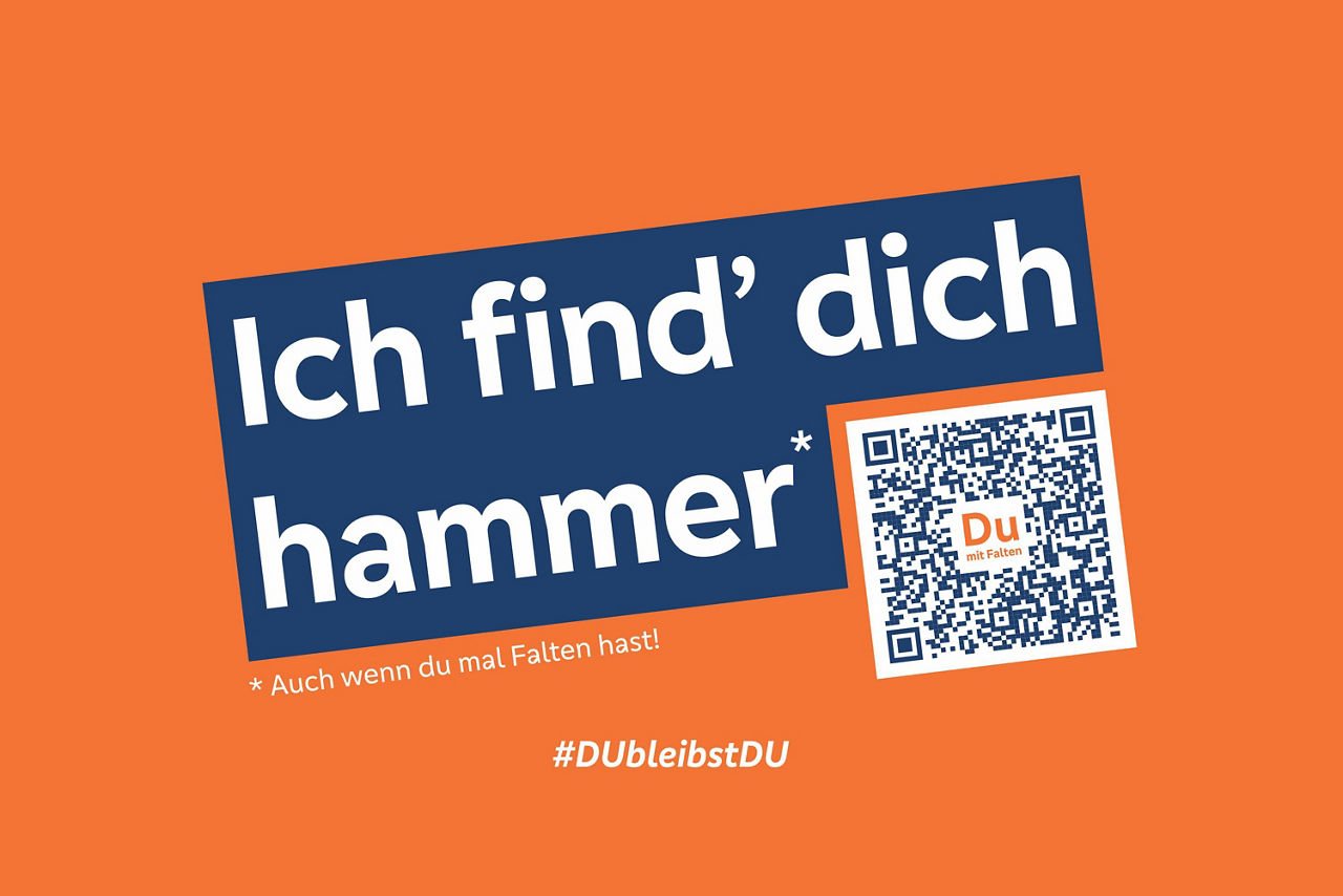Schriftzug Ich find' dich hammer auf blauen Balken, QR Code, Hintergrund orange