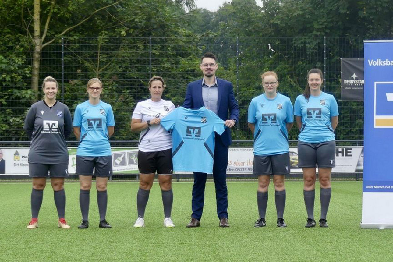 Frauenteam im Dress 