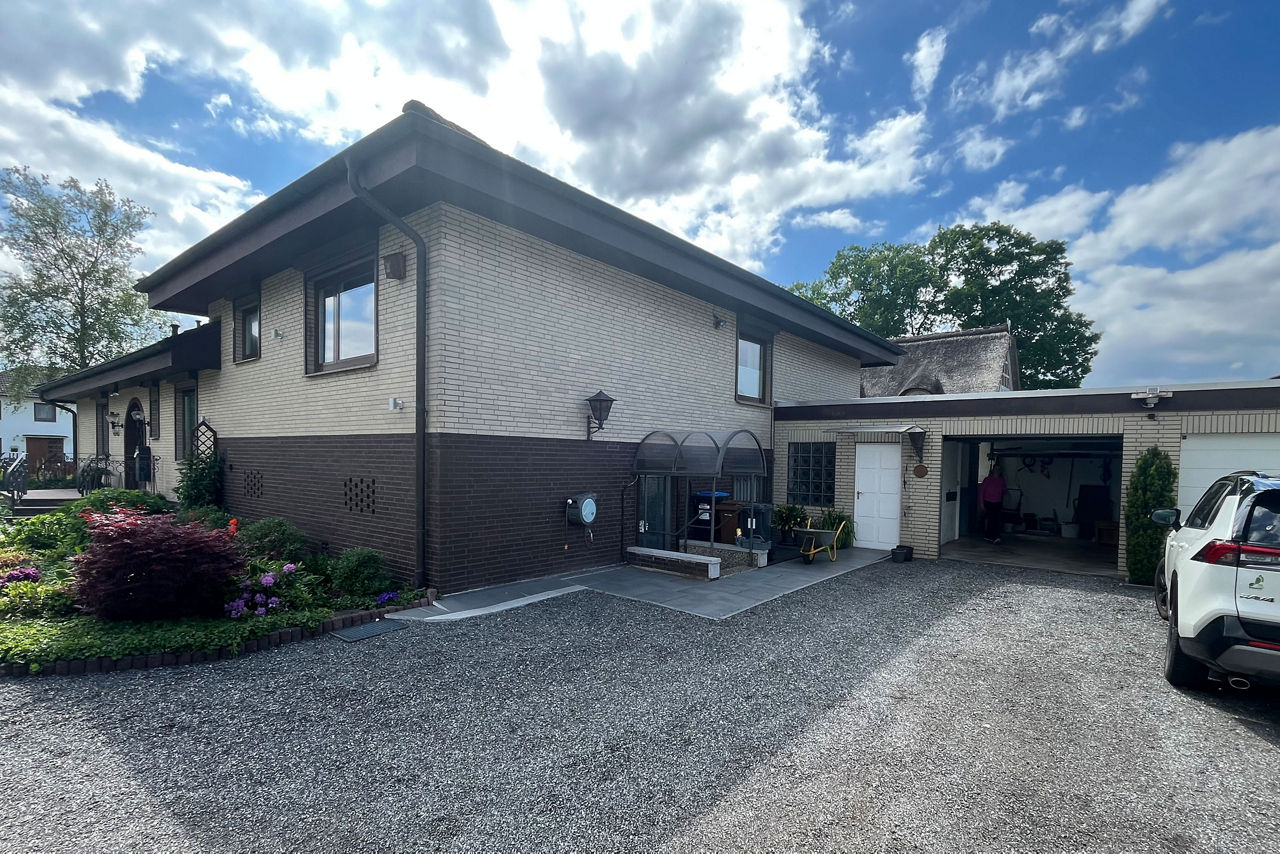 Hausansicht (Garage) - Einfamilienhaus in Buxtehude - OT Dammhausen