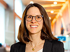 Mitarbeiterin der Unternehmenskommunikation