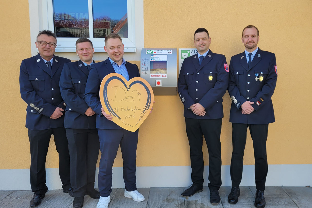 Übergabe Defibrillator FFW