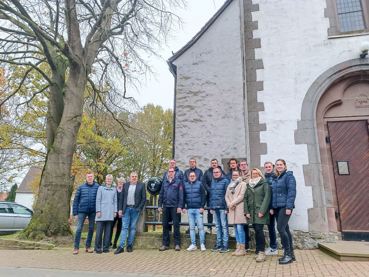 Eine echte Herzensangelegenheit: Auch in Tietelsen und Rothe gibt es jetzt zwei Defibrillatoren
