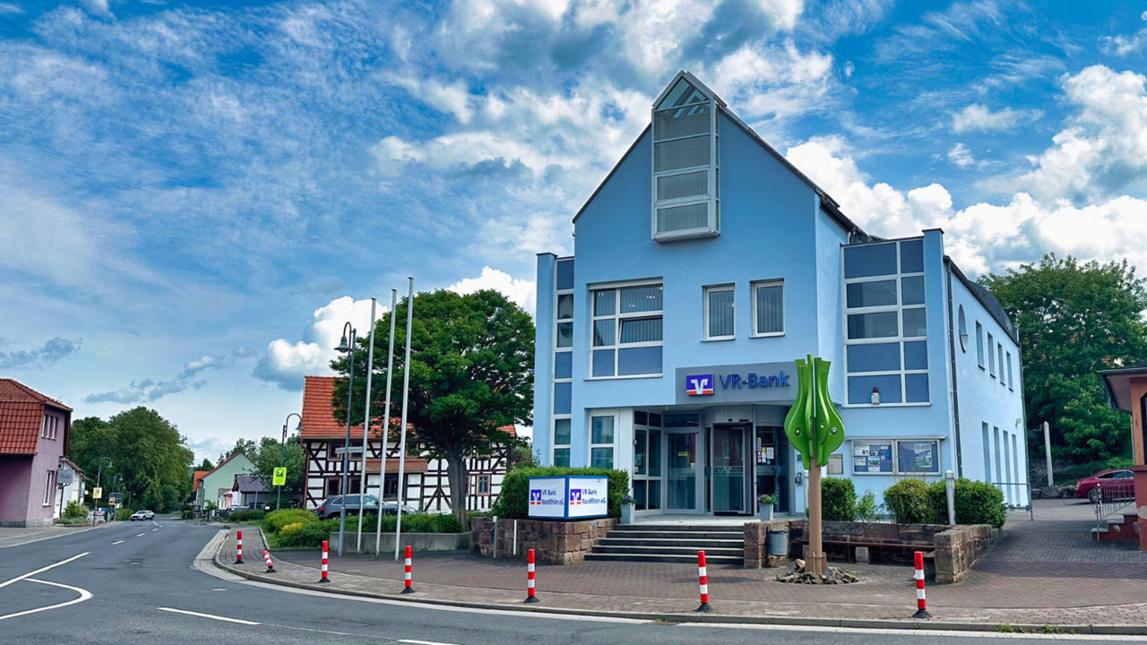 Blick auf die Filiale in Dermbach, Bahnhofstraße