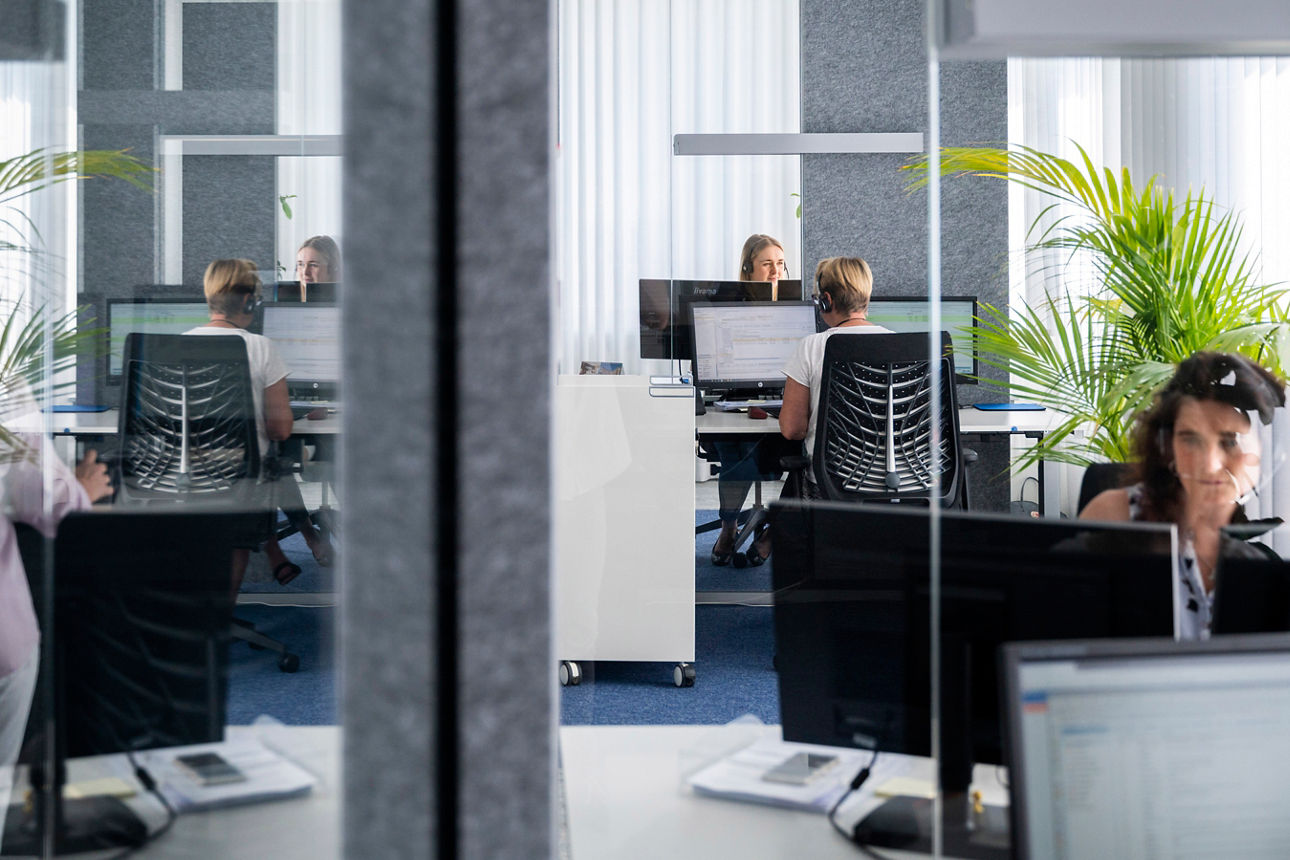 VolksbankService Mitarbeiter bei der Arbeit