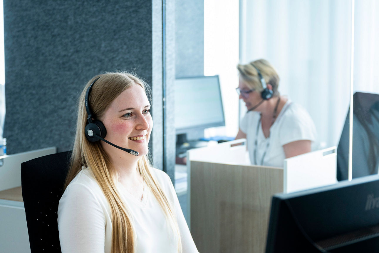 Frau am Telefonieren