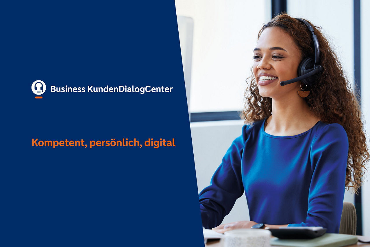 Eine Mitarbeeiterin aus dem Business KundenDialogCenter telefoniert mit einem Geschäftskunden