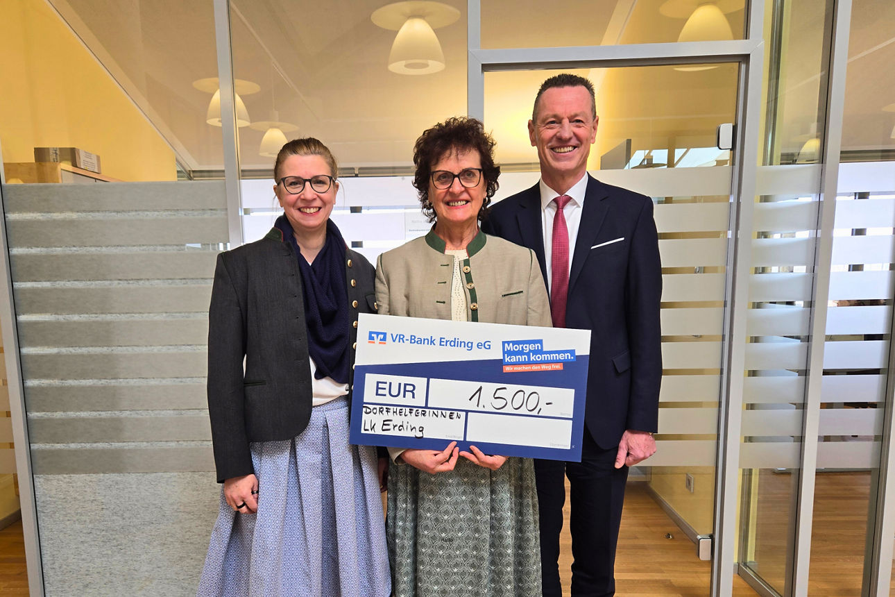 Spendenübergabe an die Erdinger Dorfhelferinnen