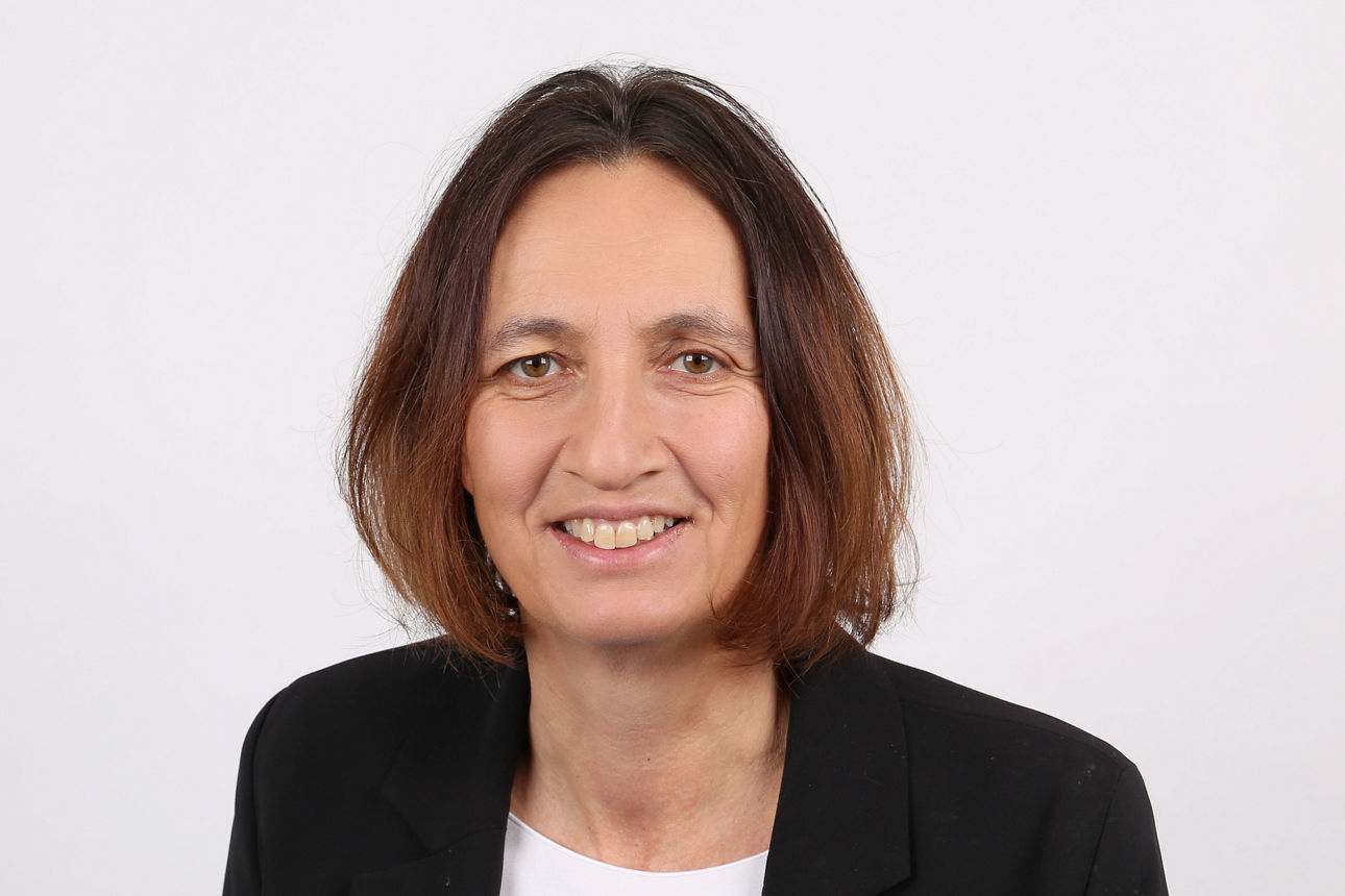 Frau Dr. Katja Rösch
