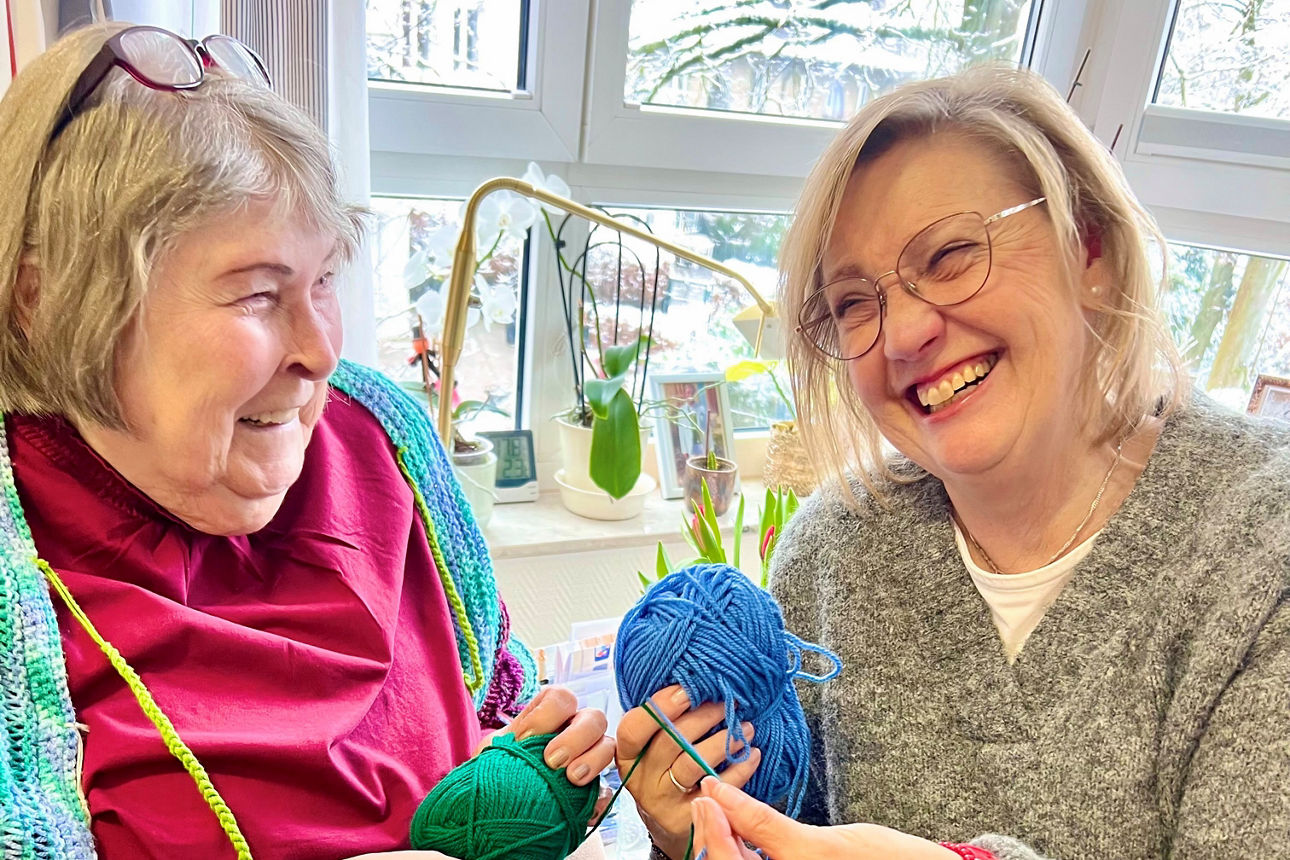 Lindenblüten-Alltagshilfe beim Stricken