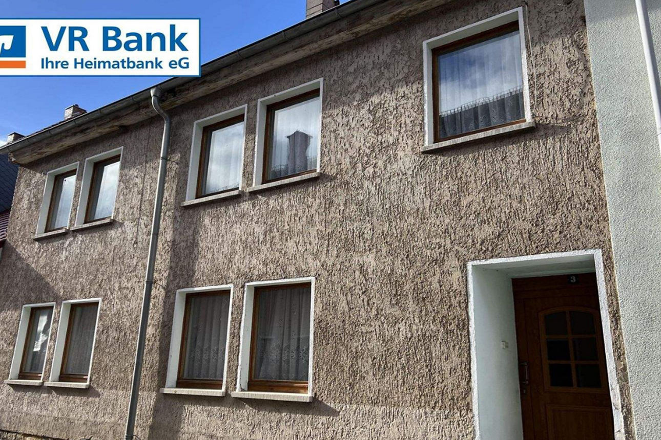 Vordere, straßenseitige Ansicht des leerstehenden Einfamilienhauses in Creuzburg