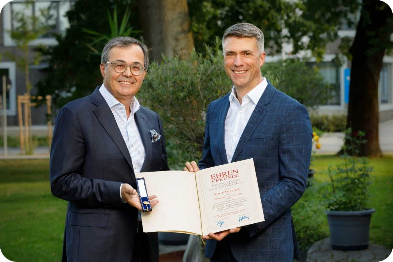Wolfgang Völkl erhält Ehrung von GVB-Verbandspräsident Stefan Müller