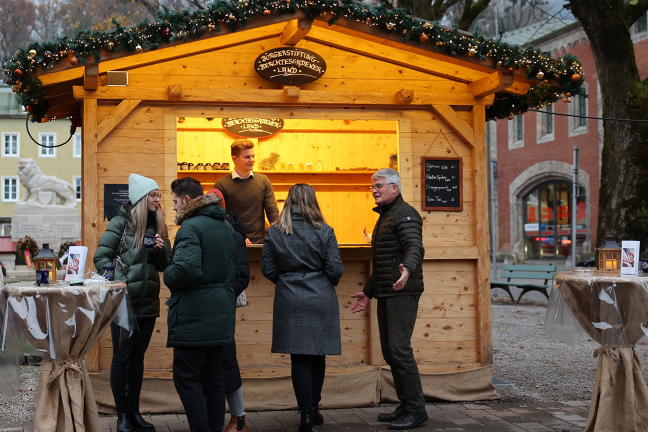 Weihnachtsstand der Bürgerstiftung BGL