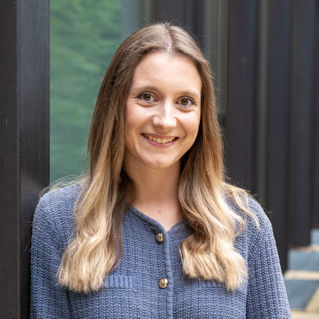 Portrait der Mitarbeiterin Annalena Engel