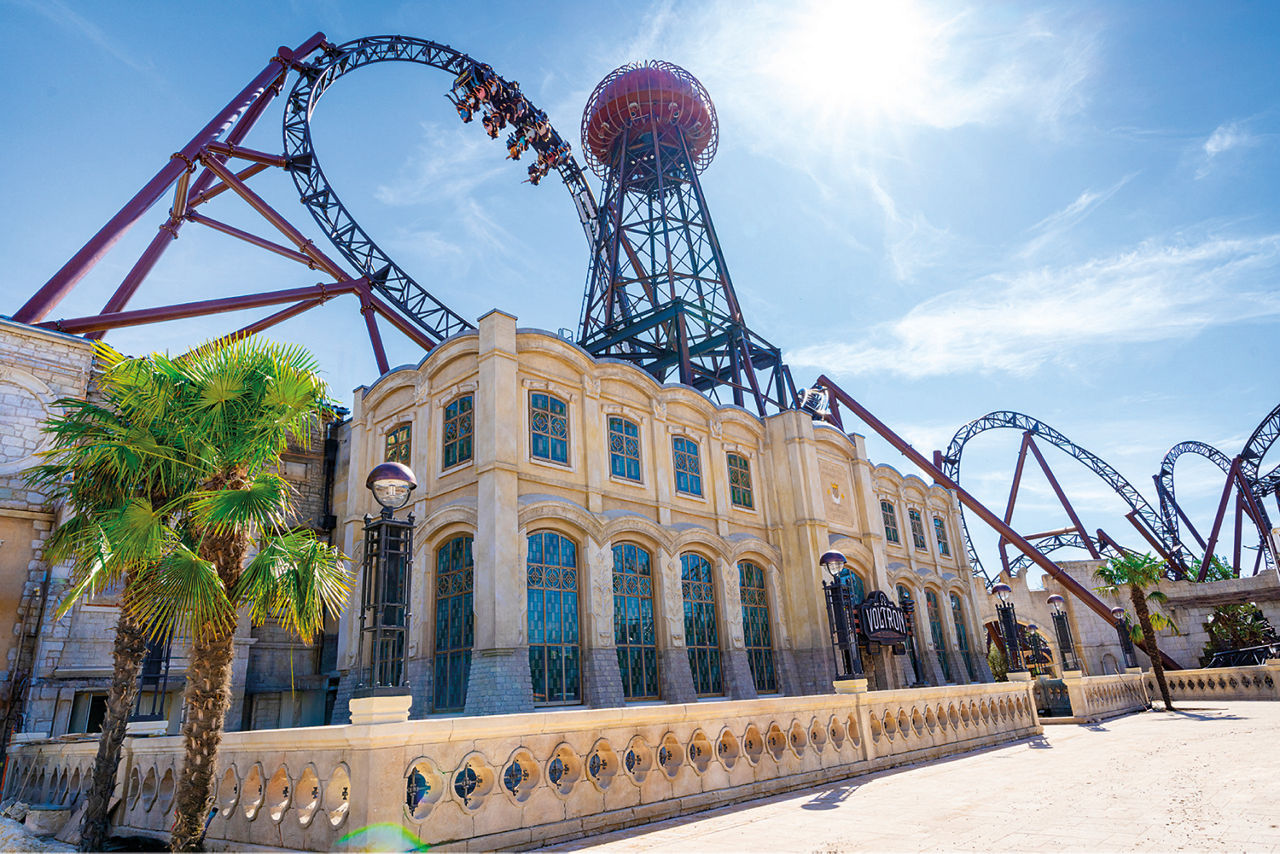 Achterbahn Voltron im Europapark