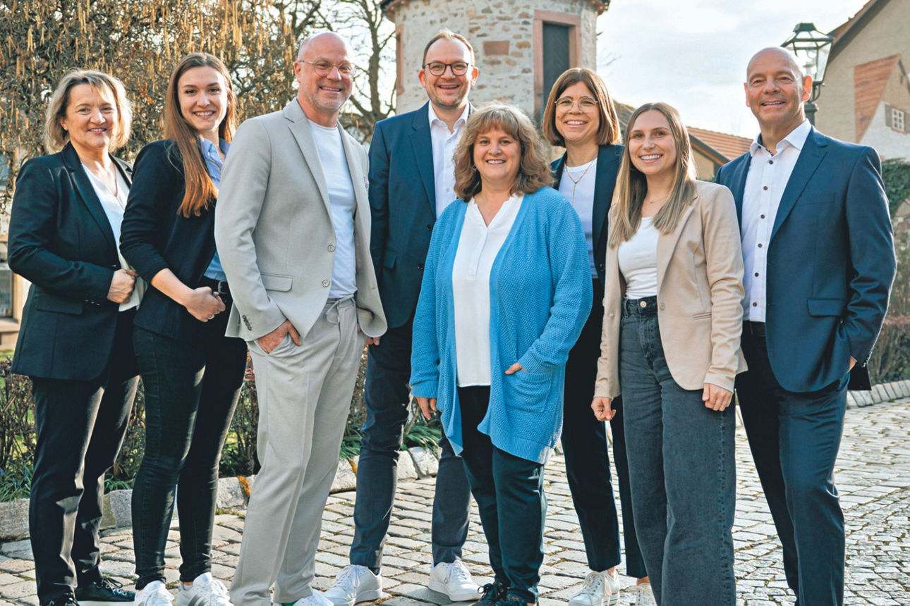 Das Bild zeigt das Team vom Kompetenzcenter Zell am Harmersbach - 2. von rechts Eva Schumacher