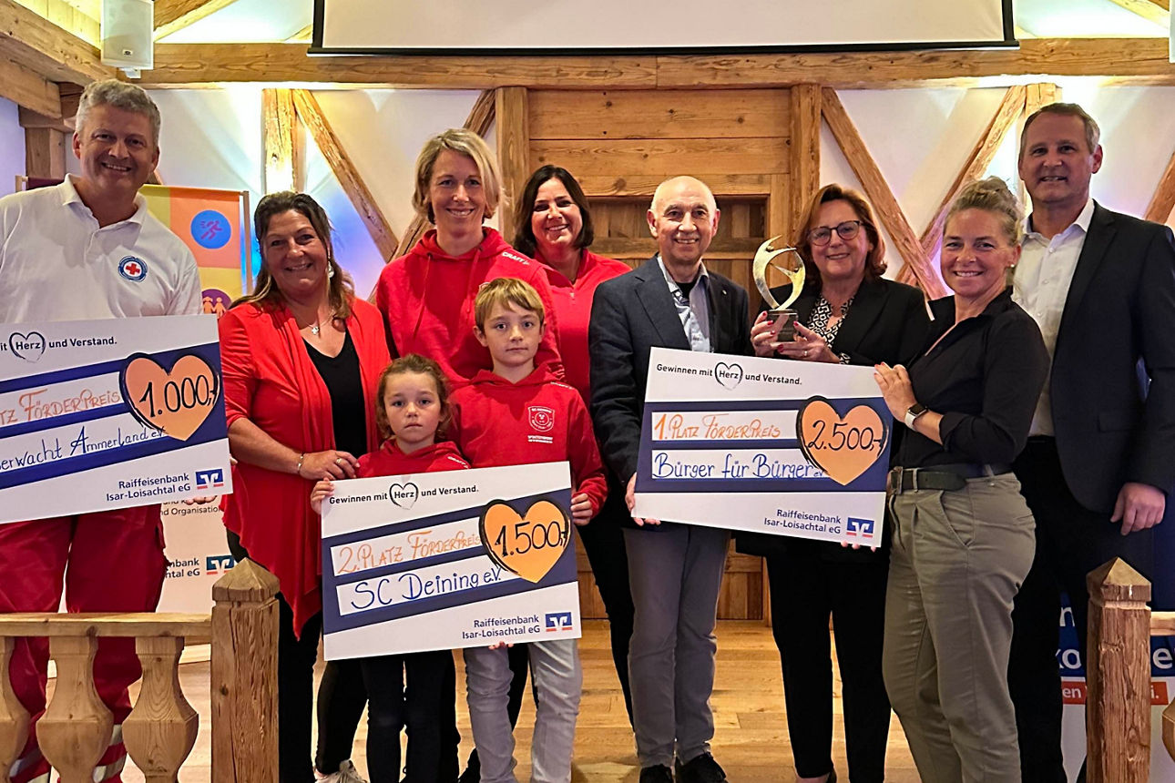 Gruppenfoto Gewinner-Vereine Förderpreis2024